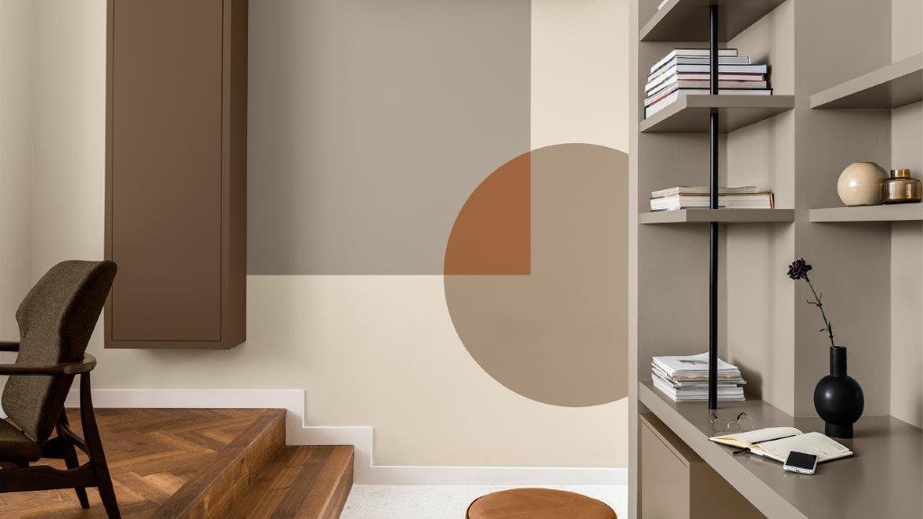 Escritório com um quadrado e um círculo na parede em diferentes tons terrosos Dulux_CF21_Color_of_the_Year_Trust_colors_global_4